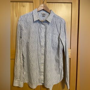 Duluth Trading Co White and navy Button Down Shirt